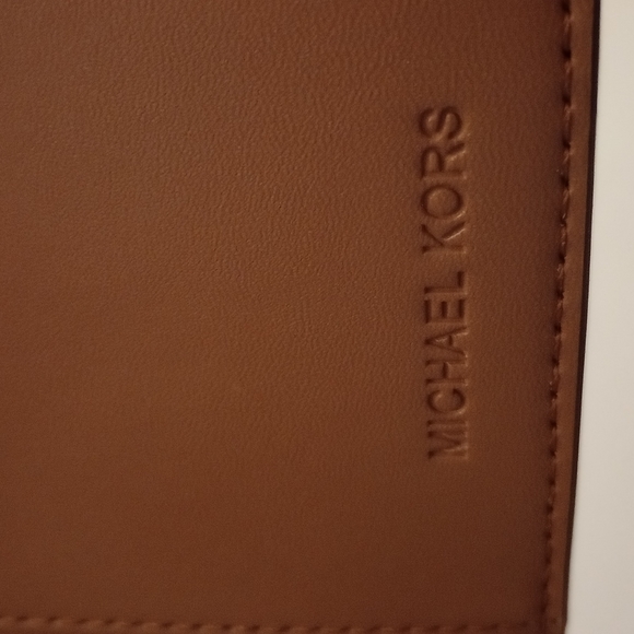 NWOT. Michael kors logo print passport holder. - Picture 3 of 4